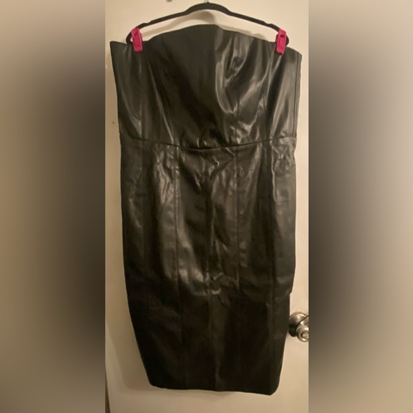New York & Company Faux Leather Strapless Dress NWT - Picture 4 of 15